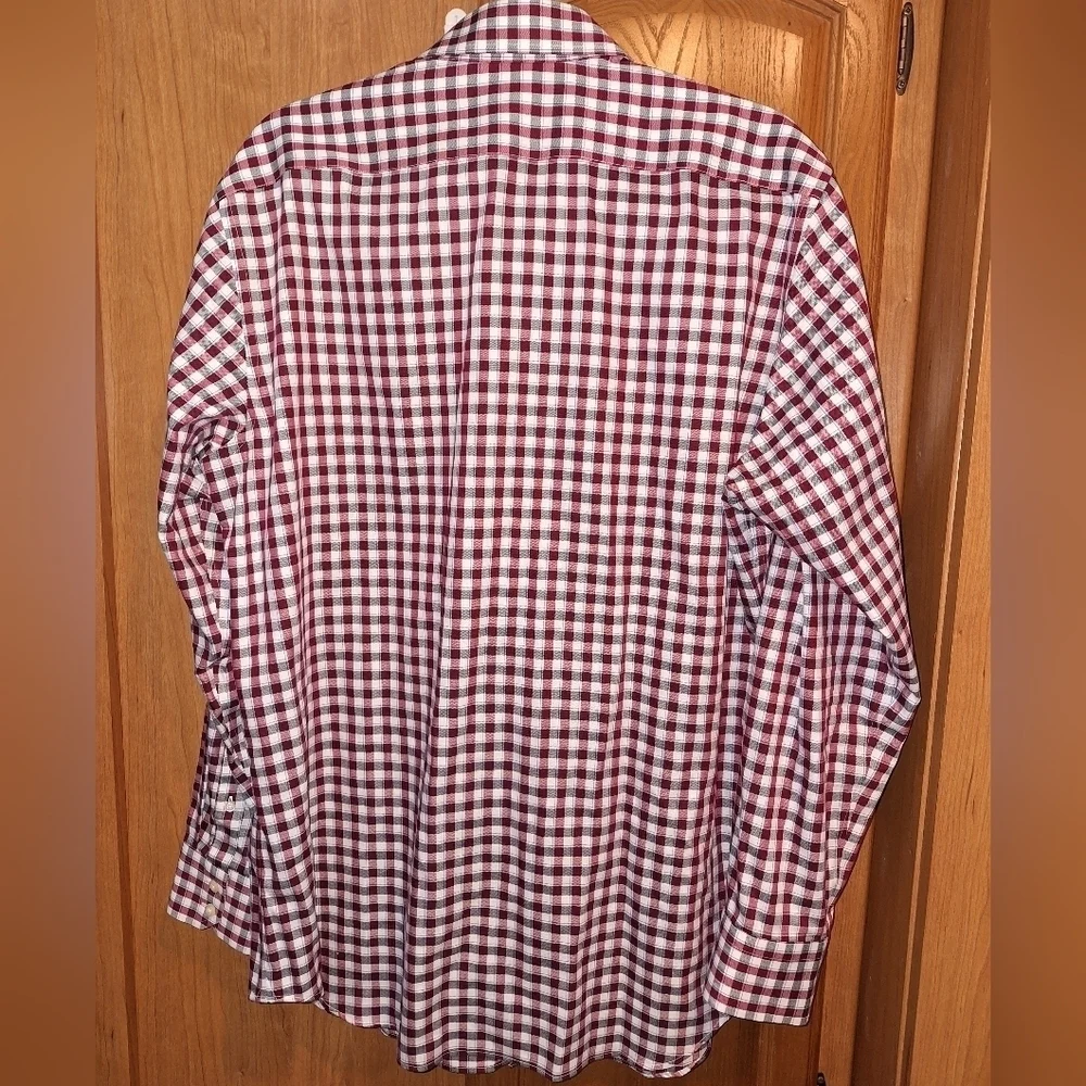 Banana Republic men's long sleeve button-down shirt in a size large. Red plaid